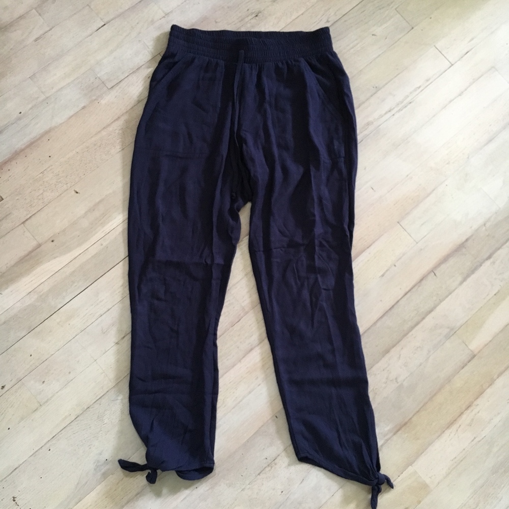Socialite Ankle Tie Pants Navy Size Small EUC